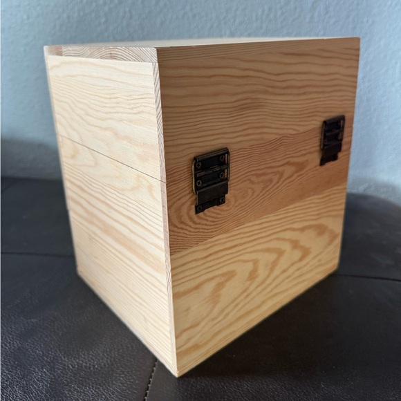 doTERRA Natural Wood two tier plus drawer Essential Oil Organizer - Picture 7 of 7